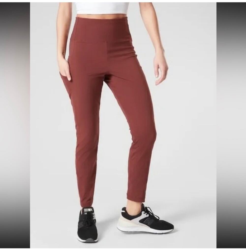 Athleta Trekkie Hybrid Crop Tight Womens 6 Red Hiking Pant Gorpcore Granola Trek